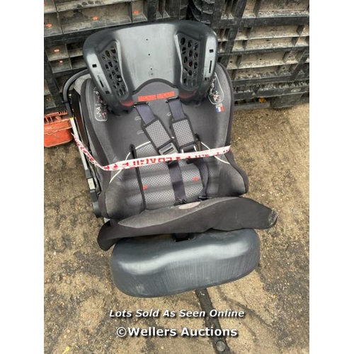 7652 - X2 PRE-OWNED BABY CAR SEAT INCL. DOONA