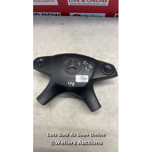 8382 - (AS) MERCEDES BENZ W204 C CLASS FRONT STEERING WHEEL A.B. RIGHT  / G65