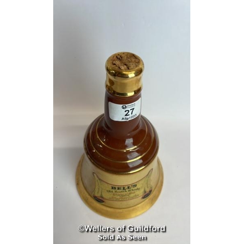 27 - Bell's Specially Selected Blended Scotch Whisky, Bottle made by Wade, 26.5 OZ, 40% vol / Please see ... 