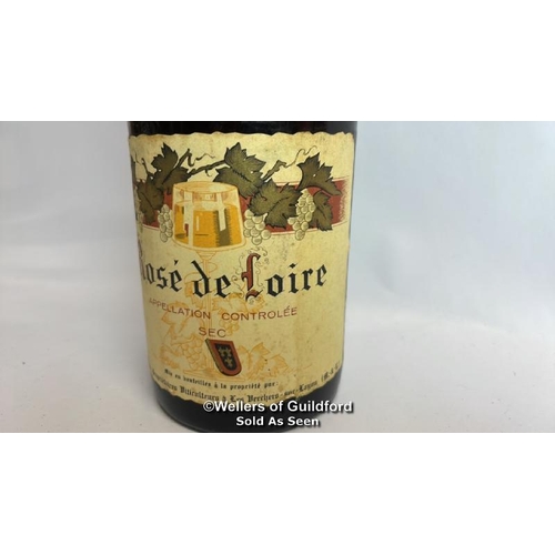 43 - 1974 Rose De Loire, 73cl, No vol indicated / Please see images for fill level and general condition.... 