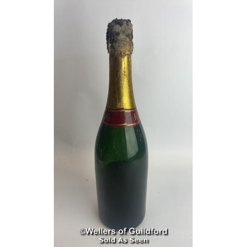 77 - Seven bottles of 1952 Krug & Co Reims Champagne Private Cuvee, Extra Sec, 3.042.212, With original p... 