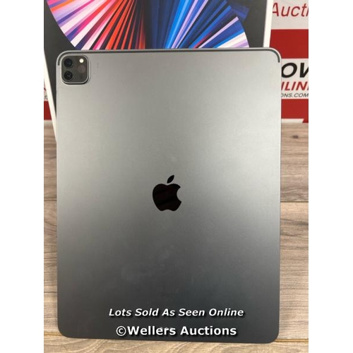 8026 - APPLE IPAD PRO / 12.9 / 1TB / WI-FI  / MHNM3B/A / POWERS UP / MINIMAL SIGNS OF USE / ICLOUD LOCKED /... 