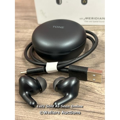 8030 - LG UFP5 WIRELESS EARBUDS / POWERS UP / CONNECTS TO BT / PLAYS MUSIC / SIGNS OF USE