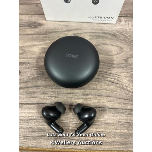 8068 - LG UFP5 WIRELESS EARBUDS / POWERS UP / DOESN'T CONNECT TO BT / SIGNS OF USE