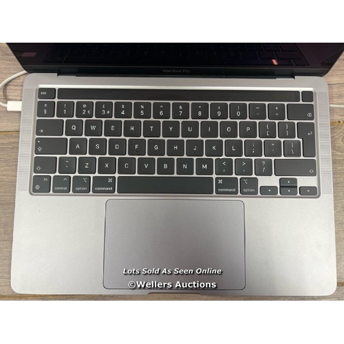 8086 - APPLE MACBOOK PRO 13 WITH APPLE M1 CHIP / POWERS UP / MINIMAL SIGNS OF USE / ICLOUD LOCKED