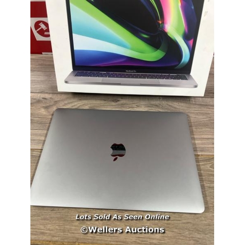 8086 - APPLE MACBOOK PRO 13 WITH APPLE M1 CHIP / POWERS UP / MINIMAL SIGNS OF USE / ICLOUD LOCKED