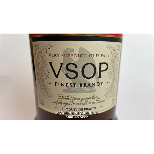 104 - Bardinet VSOP Finest Brandy, 1L, 36% vol / Please see images for fill level and general condition. P... 
