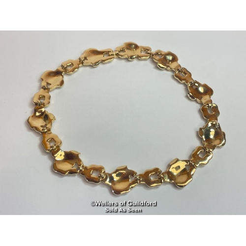 393 - Swarovski crystal collar necklace in gold tone metal. Lenth 17