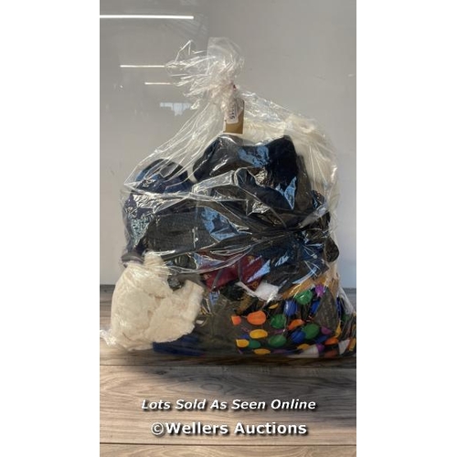 3907 - BAG OF SCARVES, HATS, TIES AND GLOVES / UPSTAIRS / H35