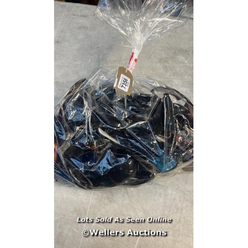 3914 - BAG OF FRAMES, SUNGLASSES AND CASES / UPSTAIRS / H27