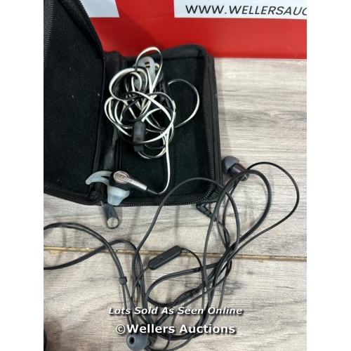 8032 - 7X ASSORTED WIRED EARPHONES INCL. BOSE & SONY / ALL SIGNS OF USE, UNTESTED / SEE IMAGES