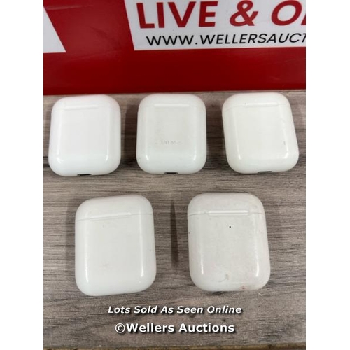 8034 - 5X APPLE AIRPOD CASES / SIGNS OF USE, UNTESTED