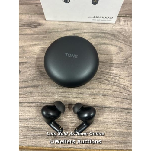 8071 - LG UFP5 WIRELESS EARBUDS / POWERS UP / DOESN'T CONNECT TO BT / SIGNS OF USE