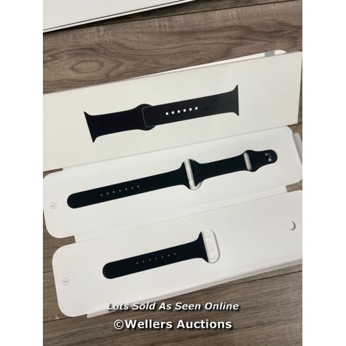 8091 - APPLE WATCH / SERIES 6 (GPS) / SPACE GREY / 40MM / WITH BLACK SPORT BAND STRAP / A2291 / POWERS UP /... 