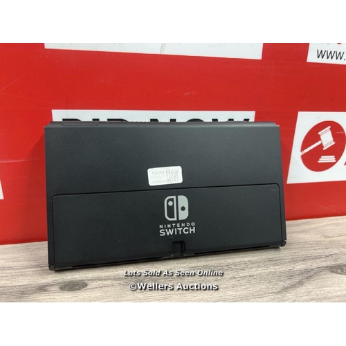 8103 - NINTENDO SWITCH HEG-001 SCREEN ONLY / POWERS UP / SIGNS OF USE / NOT FULLY TESTED / WITHOUT CONTROLL... 