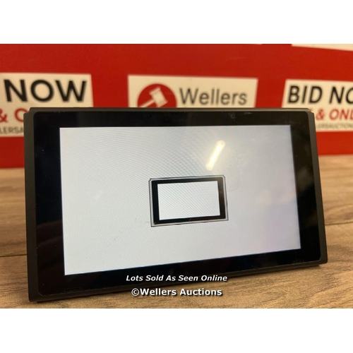 8107 - NINTENDO SWITCH HAC-001 / SCREEN ONLY / POWERS UP / SIGNS OF USE / NOT FULLY TESTED / WITHOUT CONTRO... 