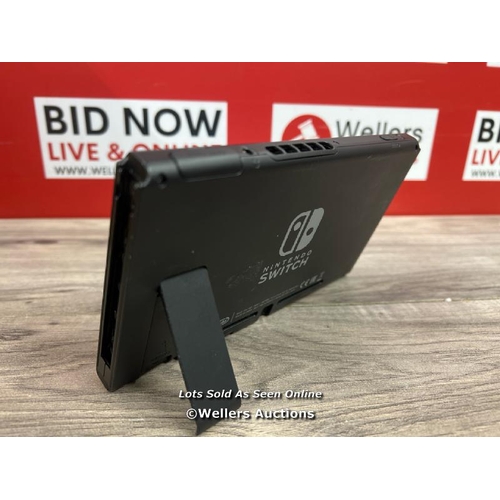 8108 - NINTENDO NINTENDO SWITCH HAC-001 / SCREEN ONLY / POWERS UP / SIGNS OF USE / NOT FULLY TESTED / WITHO... 