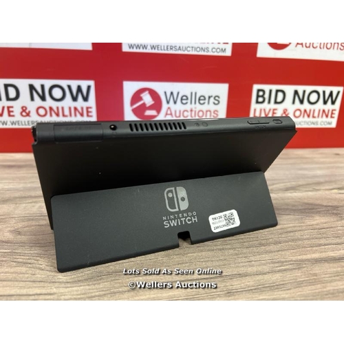 8110 - NINTENDO SWITCH OLED HEG-001 / SCREEN ONLY / POWERS UP / SIGNS OF USE / NOT FULLY TESTED / WITHOUT C... 