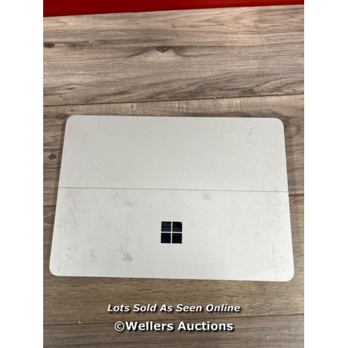 8183 - MICROSOFT SURFACE LAPTOP / INTEL CORE I5-11300H / 16GB / 512GB / WIN 10 / IRIS XE / POWERS UP, SIGNS... 