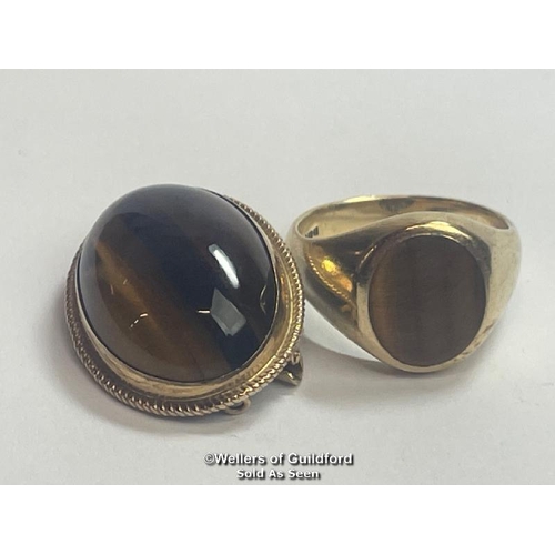 362 - A Tiger's eye signet ring in 9ct gold, hallmarked London 2004, ring size S, weight 7.81g with aTiger... 