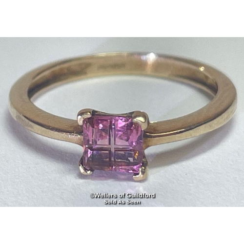 389 - Carved kunzite (untested) in hallmarked 9ct gold. Ring size O1/2, weight 1.88g. Hallmarks for Birmin... 