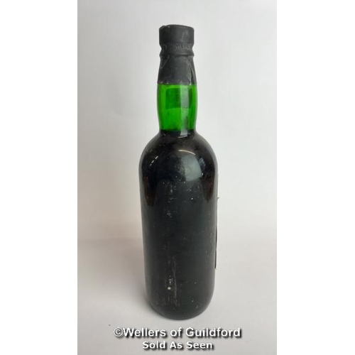 58 - 1973 Fonesca's Finest Crusting Port, 26 fl oz / Please see images for fill level and general conditi... 