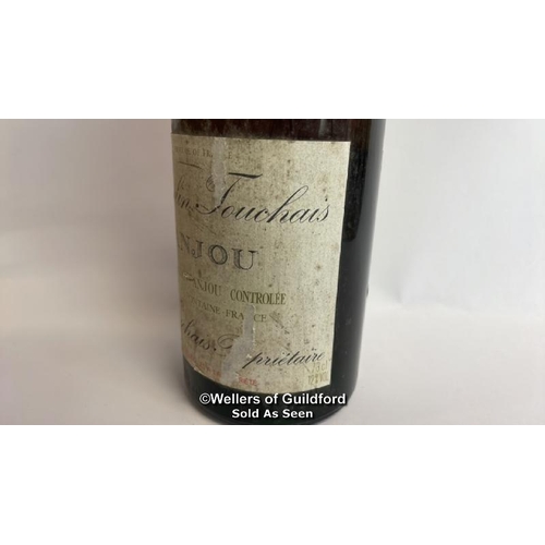 12 - 1959 Moulin Touchais Anjou L.Touchais Proprietaire, 73cl, 12% vol / Please see images for fill level... 