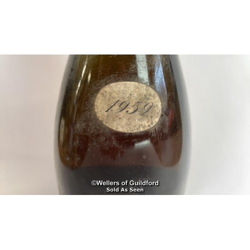 12 - 1959 Moulin Touchais Anjou L.Touchais Proprietaire, 73cl, 12% vol / Please see images for fill level... 