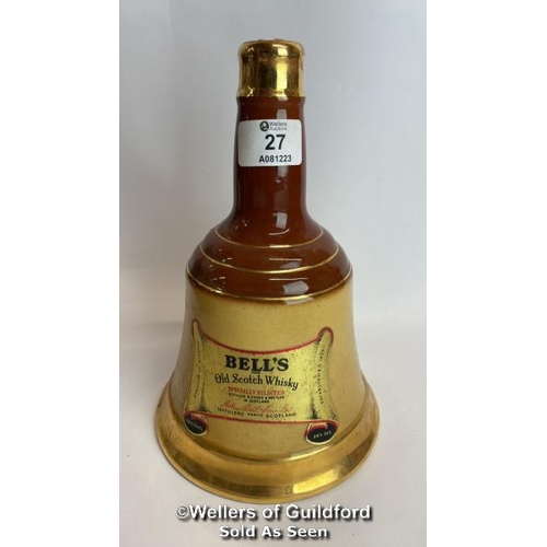 27 - Bell's Specially Selected Blended Scotch Whisky, Bottle made by Wade, 26.5 OZ, 40% vol / Please see ... 