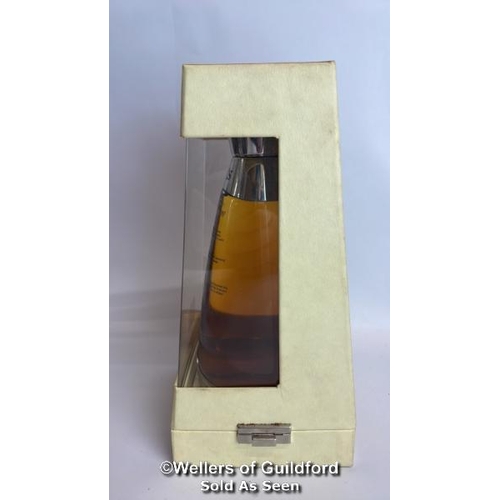 32 - Bell's Extra Special 2000 Millenium Water of Life Whisky, Aged 8 Years, 70cl, 40% vol, In original b... 