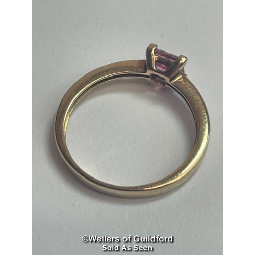 389 - Carved kunzite (untested) in hallmarked 9ct gold. Ring size O1/2, weight 1.88g. Hallmarks for Birmin... 