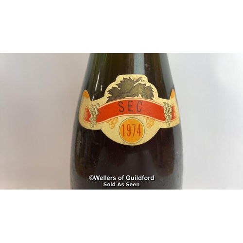 43 - 1974 Rose De Loire, 73cl, No vol indicated / Please see images for fill level and general condition.... 