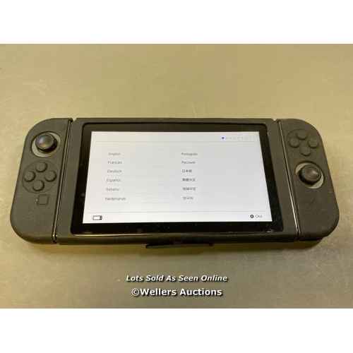 9524 - NINTENDO SWITCH MODEL HAC-001 / SN: XAJ70046821006 / RESTORED TO FACTORY DEFAULTS - INCL. PROTECTOR ... 