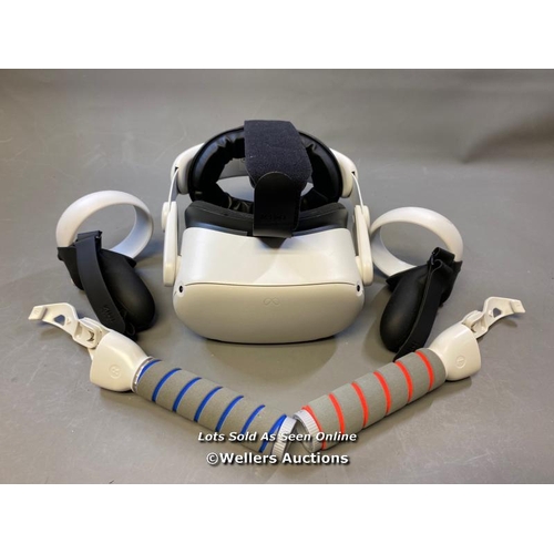 9527 - META QUEST 2 HEADSET AND CONTROLLERS / RESTORED TO FACTORY DEFAULTS