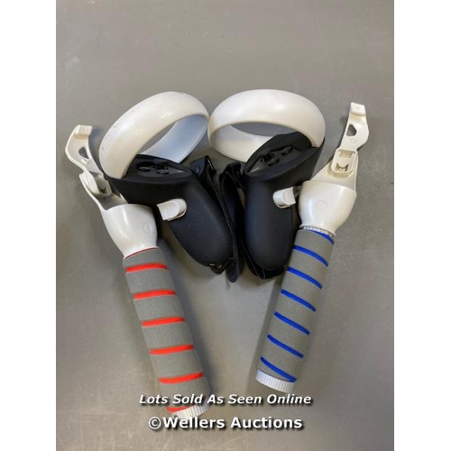 9527 - META QUEST 2 HEADSET AND CONTROLLERS / RESTORED TO FACTORY DEFAULTS