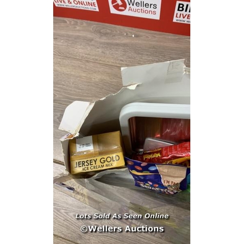 2018 - ICE CREAM ROLL MAKER / OPEN PACK / D18