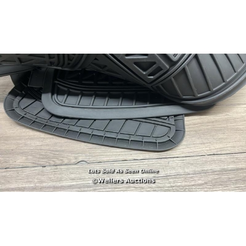 2021 - MICHELIN MD980-16 RUBBER CAR MATS / MINIMAL SIGNS OF USE / D19