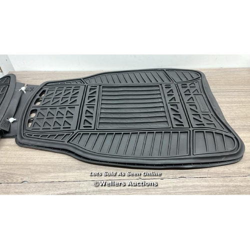 2022 - MICHELIN MD980-16 RUBBER CAR MATS / MINIMAL SIGNS OF USE / D19