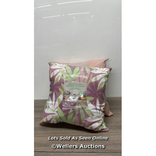 2111 - INDOOR/ OUTDOOR CUSHION SET - 50CMX50CM / NEW BUT DAMP / D8