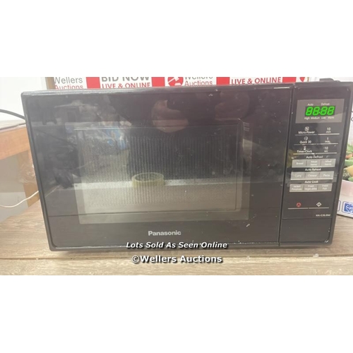 2147 - PANASONIC SOLO BLACK MICROWAVE / POWERS UP, SIGNS OF USE, NOT FULLY TESTED / A20