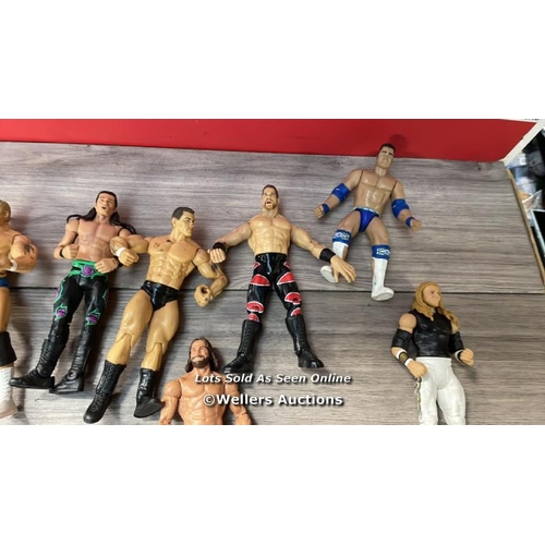 3022 - WWE WRESTERS COLLECTION-JOB LOT  / H2