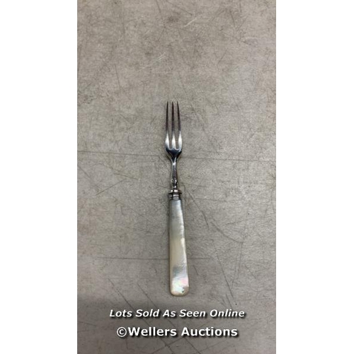 3032 - 1910 ELKINGTON & CO SOLID STERLING SILVER & MOTHER OF PEARL HANDLED DESSERT FORK / H2