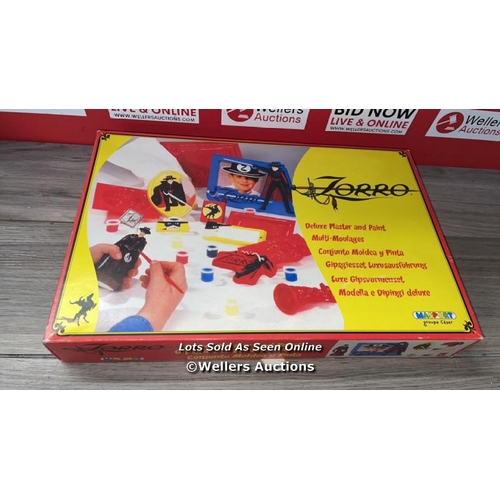 3052 - VINTAGE (1998) MASPORT DELUXE 'ZORRO' PLASTER AND PAINT SET: UNUSED / H2