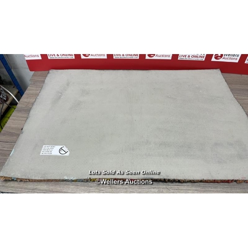 4019 - CHRISTMAS MAT (60 X 90CM) / SIGNS OF USE