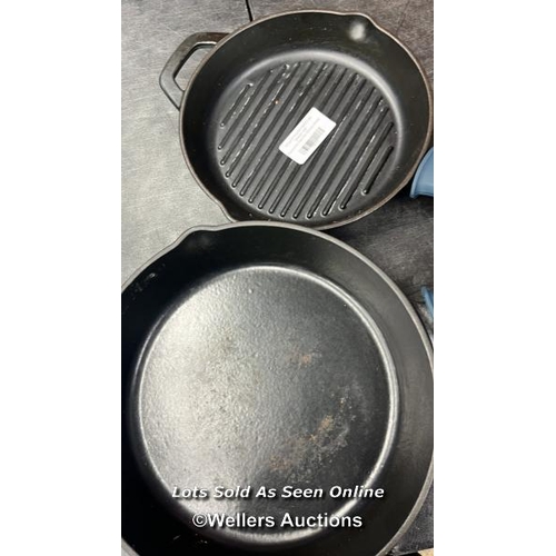 4121 - TRAMONTINA CAST IRON GRILL AND SKILLET, 2 PIECE / SIGNS OF USE