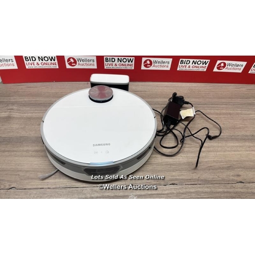 4422 - SAMSUNG JET BOT ROBOT VACUUM CLEANER / POWERS UP, NOT FULLY TESTED, VERY MINIMAL SIGNS OF USE