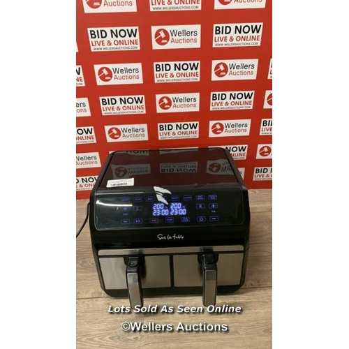 4452 - SUR LA TABLE AIR FRYER WITH X2 3.8L DRAWERS / POWERS UP, NOT FULLY TESTED, SIGNS OF USE / A3