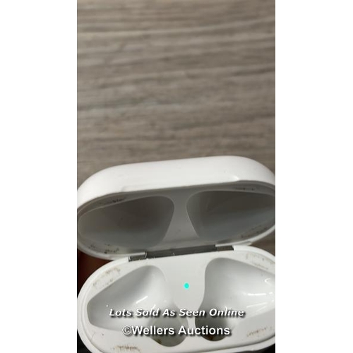 5144 - APPLE AIRPOD 2ND GENERATION CHARGING CASE ONLY A1602 - CUSTOMER RETURN/POWERS