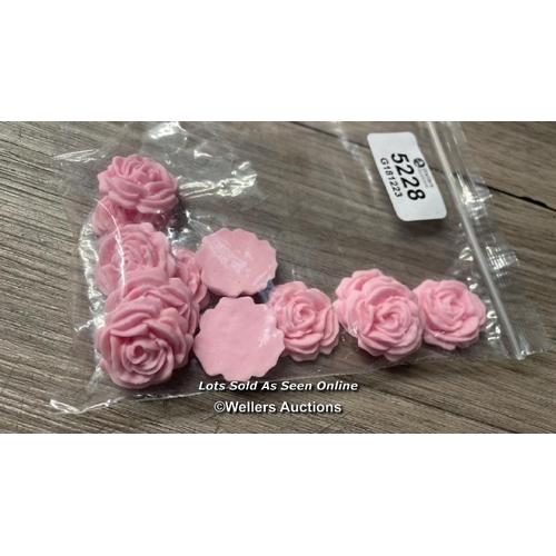 5228 - 12 PINK ROSES FLOWERS EDIBLE CAKE TOPPERS SUGARCRAFT, WEDDING, CUPCAKE,BIRTHDAY, / AN7