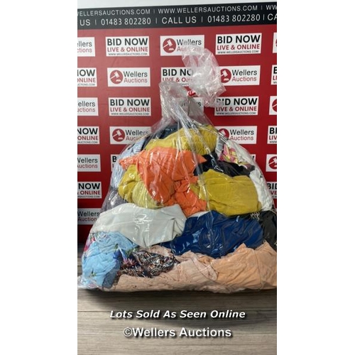 5322 - BAG OF MAINLY LADIES CLOTHING